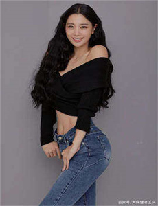 丰满女老板大胸BD高清